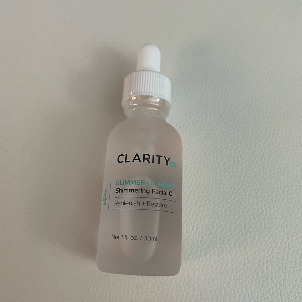 Clarity Rx glimmer of hope shimmering facial oil - Picture 3 of 6